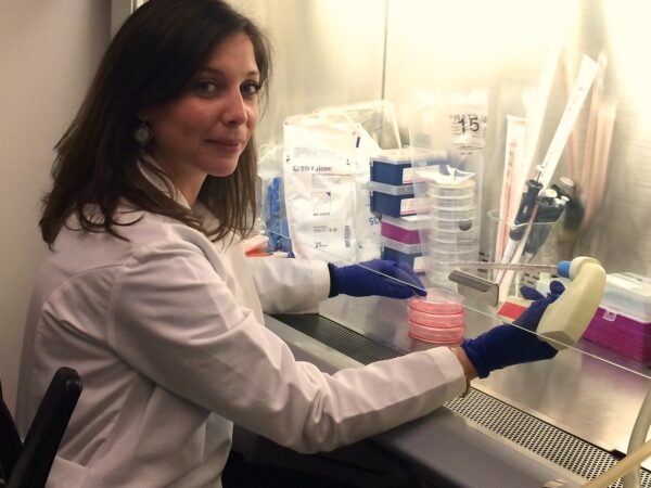 Caroline Boeker in Lab